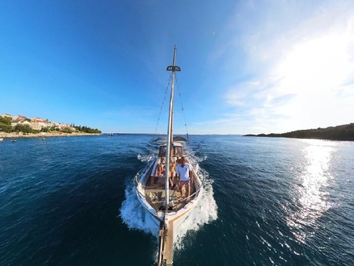 DOLPHIN & VRGADA ESCAPE - BOAT “SESTRICE”