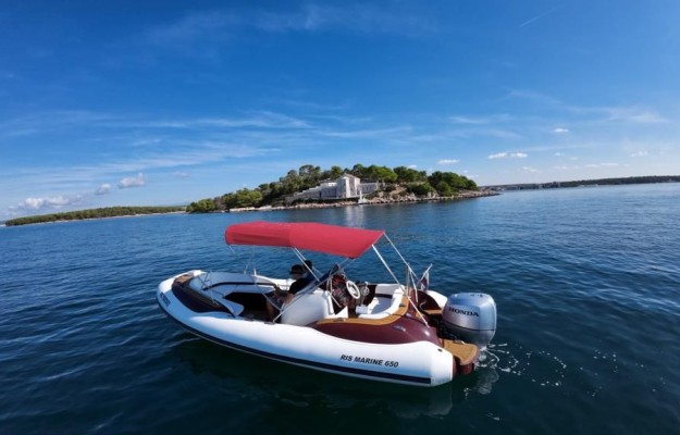 Ris Marine 650 exclusive