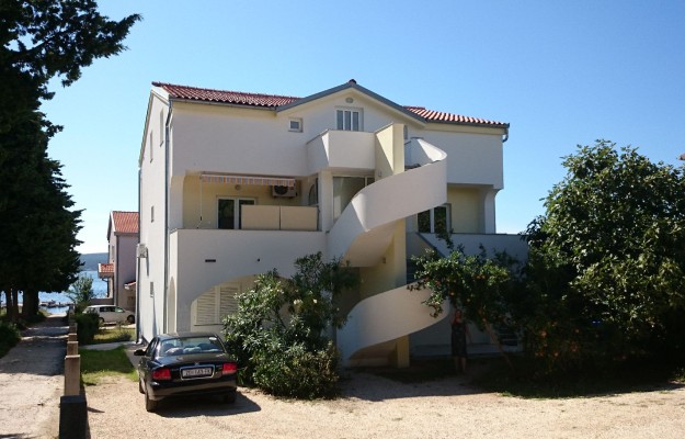 BNM 011